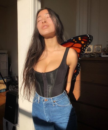 Naakte gelekte OnlyFans-foto van Hitomi Mochizuki