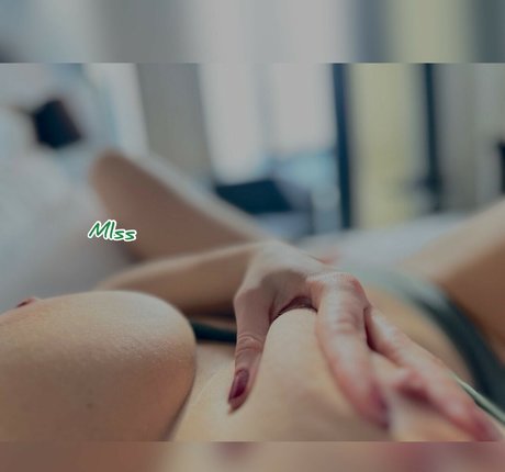 Naakte gelekte OnlyFans-foto van Melisa Istanbul