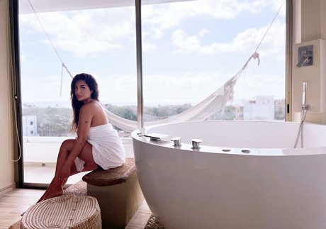 Helia Soltani