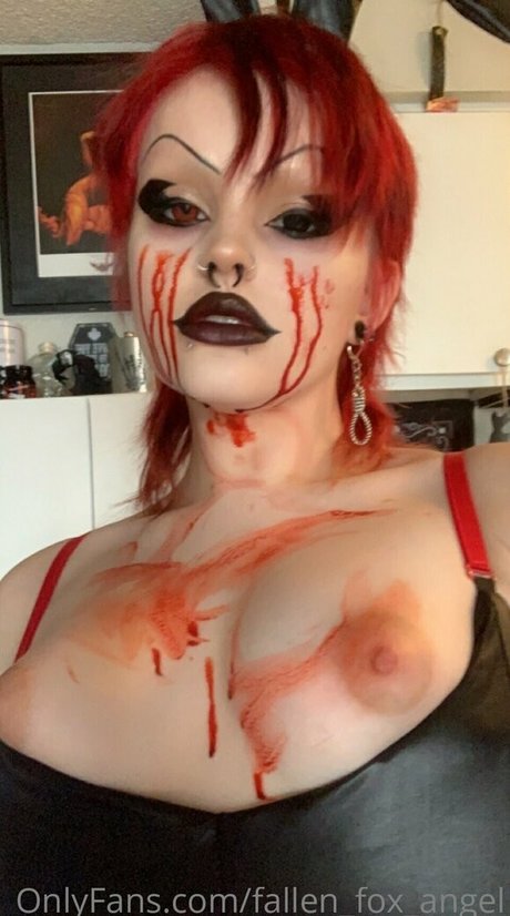 Fallen_fox_angel