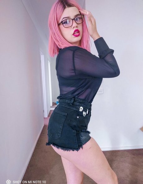 Naakte gelekte OnlyFans-foto van Tommi Terror