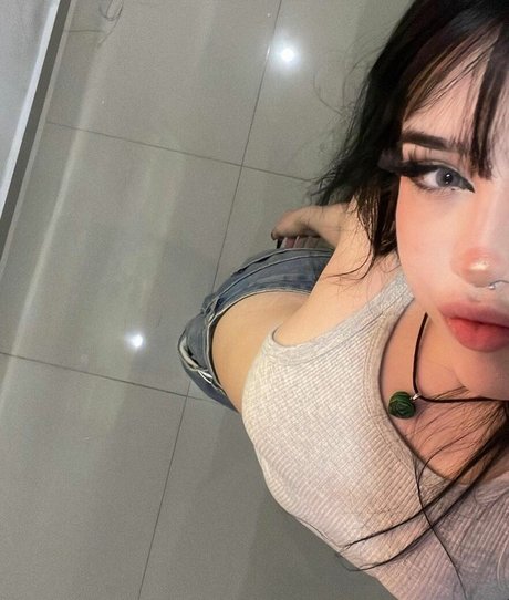 Naakte gelekte OnlyFans-foto van Heidi Ayala