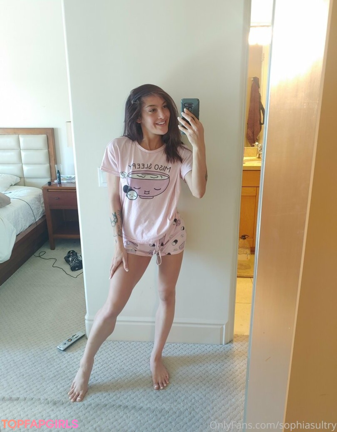 Naakte gelekte OnlyFans-foto van Sophiasultry #80 Naakte gelekte OnlyFans-foto van Sophiasultry #80