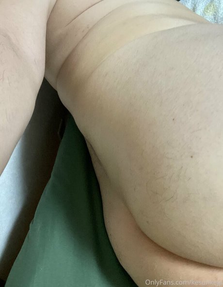 Naakte gelekte OnlyFans-foto van Kesunkejp
