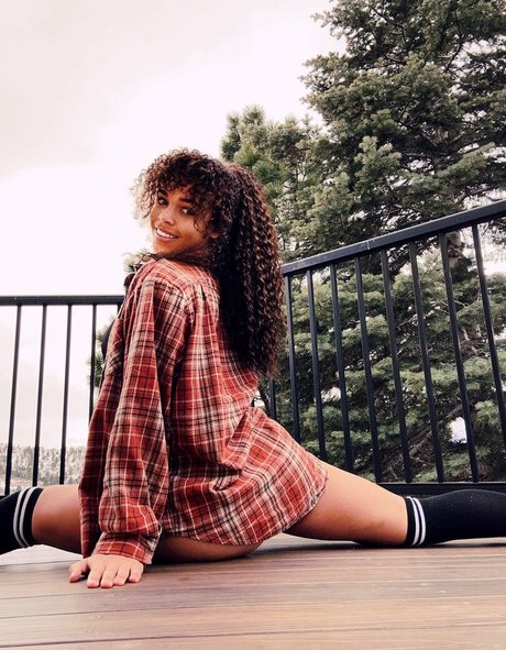 Naakte gelekte OnlyFans-foto van Mariposabohemia