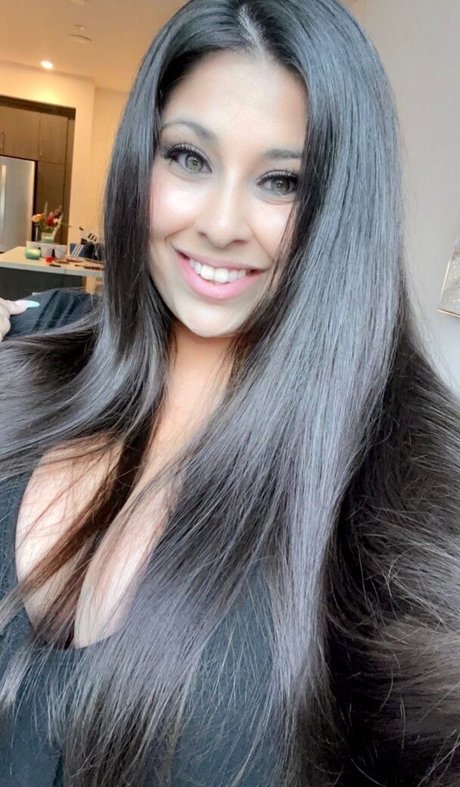 Naakte gelekte OnlyFans-foto van Vanessa Romero
