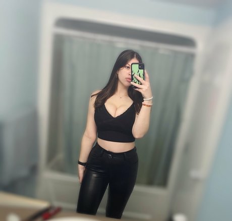 Alana Z