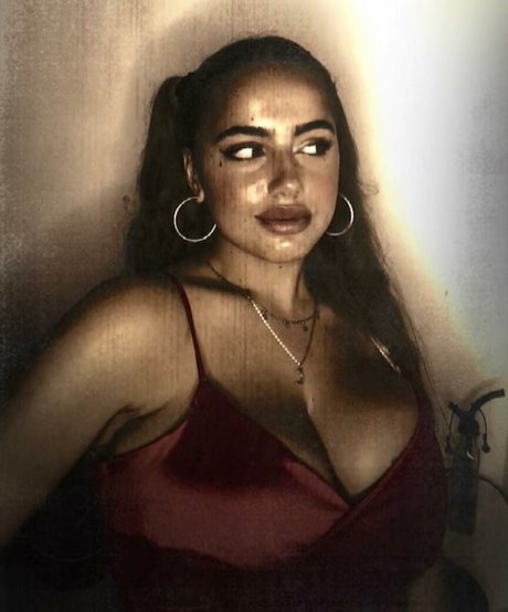 Naakte gelekte OnlyFans-foto van Adva A
