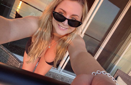 Naakte gelekte OnlyFans-foto van Jessica Miller