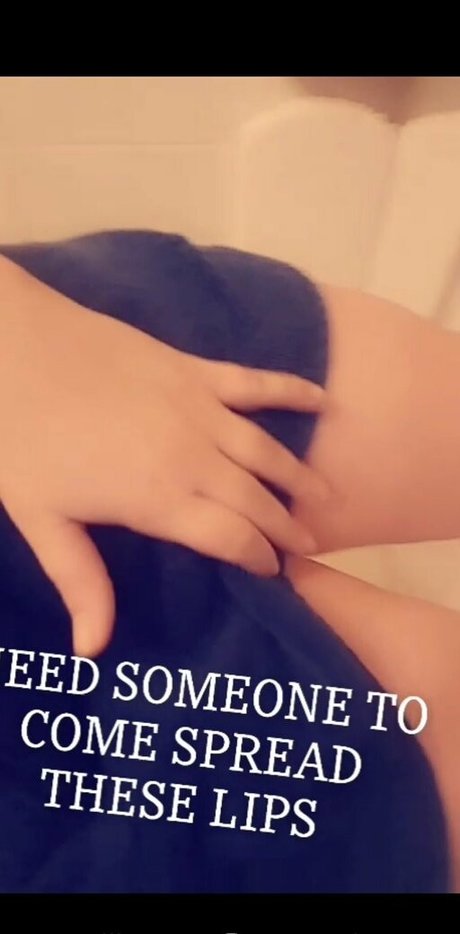 Naakte gelekte OnlyFans-foto van Sassysarah94