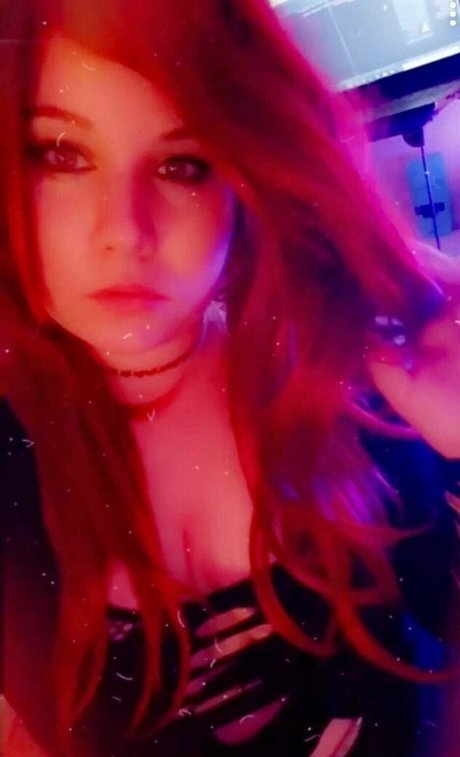 Naakte gelekte OnlyFans-foto van Sassysarah94