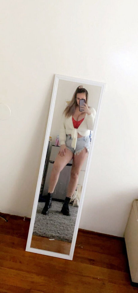 Naakte gelekte OnlyFans-foto van Autumn Lee