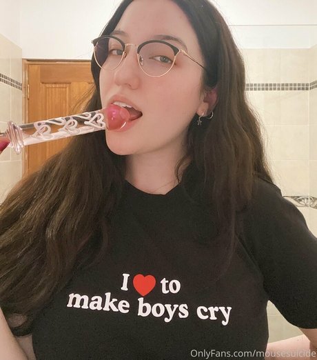 Naakte gelekte OnlyFans-foto van Mayumouse