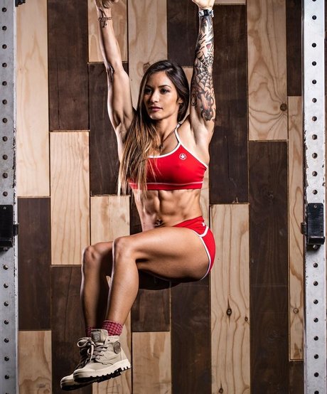 Naakte gelekte OnlyFans-foto van Celia Gabbiani