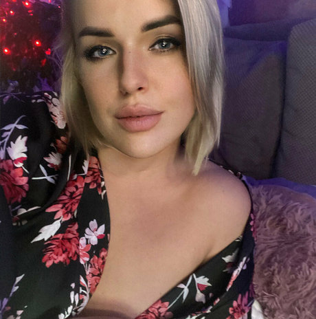 Naakte gelekte OnlyFans-foto van Queenkylie