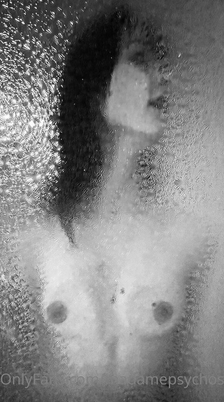 Naakte gelekte OnlyFans-foto van Madamepsychosiss