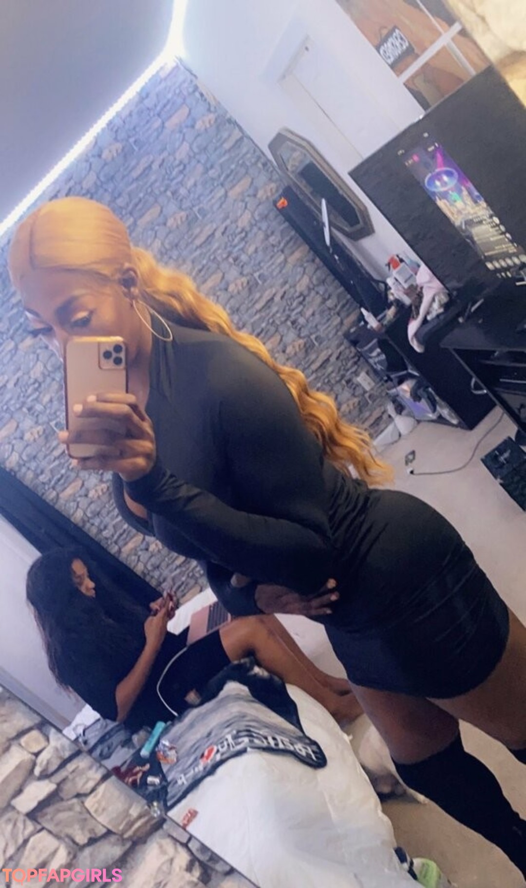 Naakte gelekte OnlyFans-foto van Amazonhung #15 Naakte gelekte OnlyFans-foto van Amazonhung #15