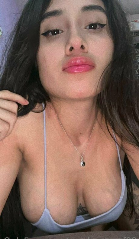 Naakte gelekte OnlyFans-foto van Sarahroseeof98