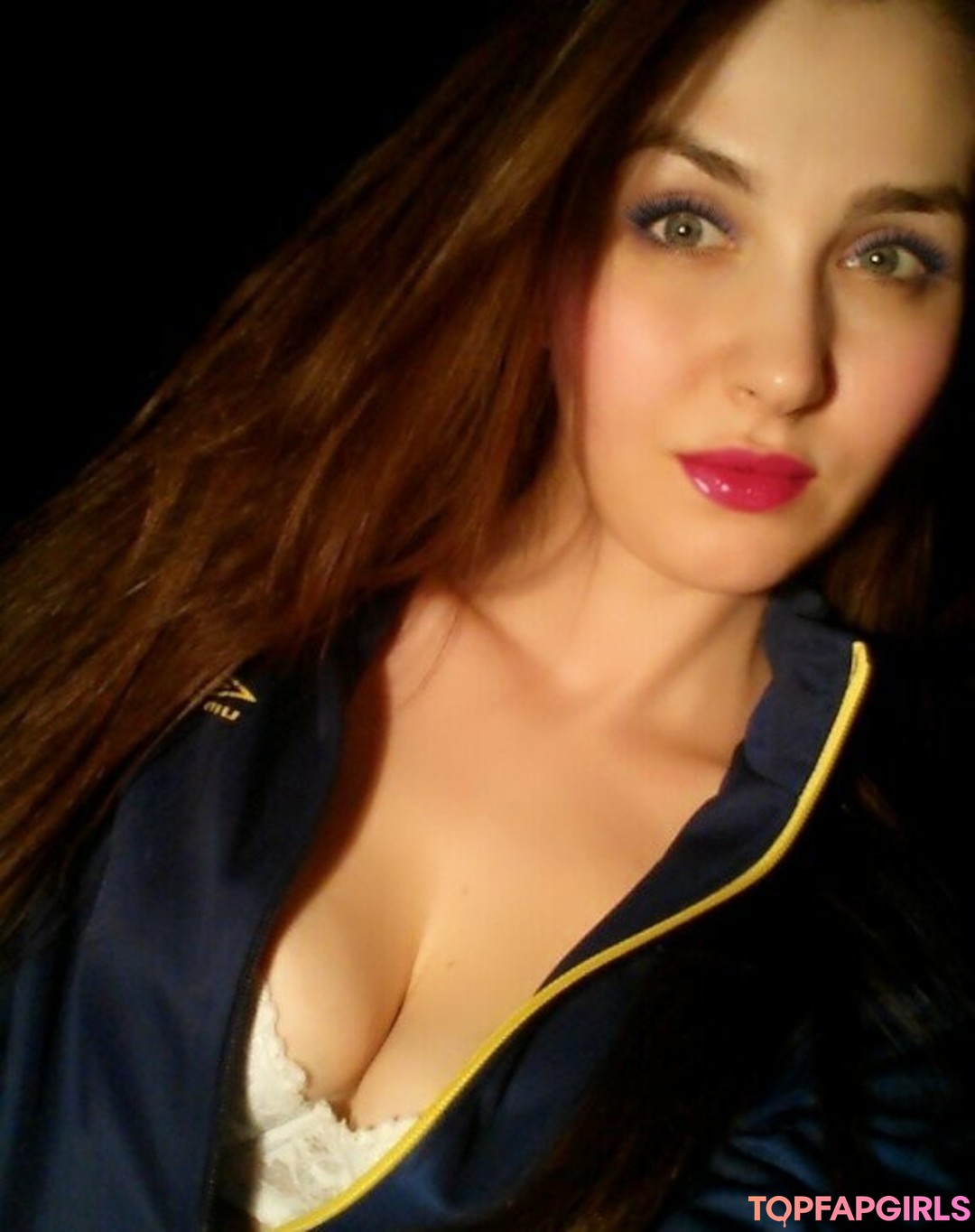 Naakte gelekte OnlyFans-foto van Alinarai #2 Naakte gelekte OnlyFans-foto van Alinarai #2