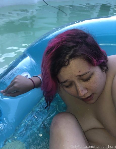 Naakte gelekte OnlyFans-foto van Hannahhorn