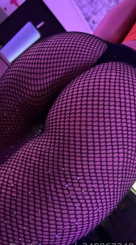 Naakte gelekte OnlyFans-foto van Lilblondebabygirl