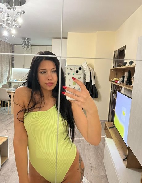 Naakte gelekte OnlyFans-foto van Chloehoey