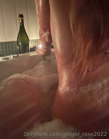 Naakte gelekte OnlyFans-foto van Gingerrose2022