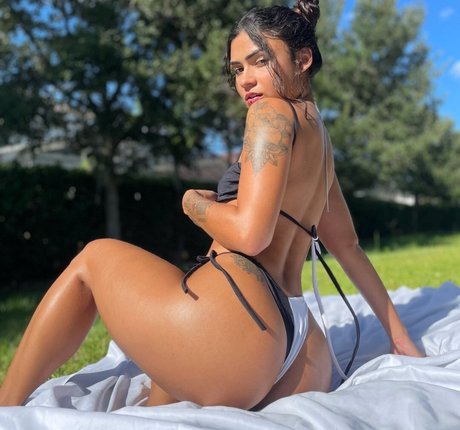 Naakte gelekte OnlyFans-foto van Ahlaninha