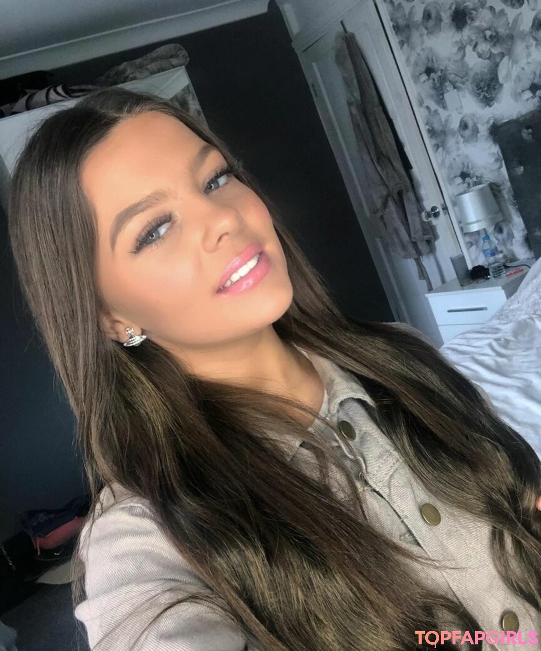 Naakte gelekte OnlyFans-foto van Connie Thompson #18 Naakte gelekte OnlyFans-foto van Connie Thompson #18