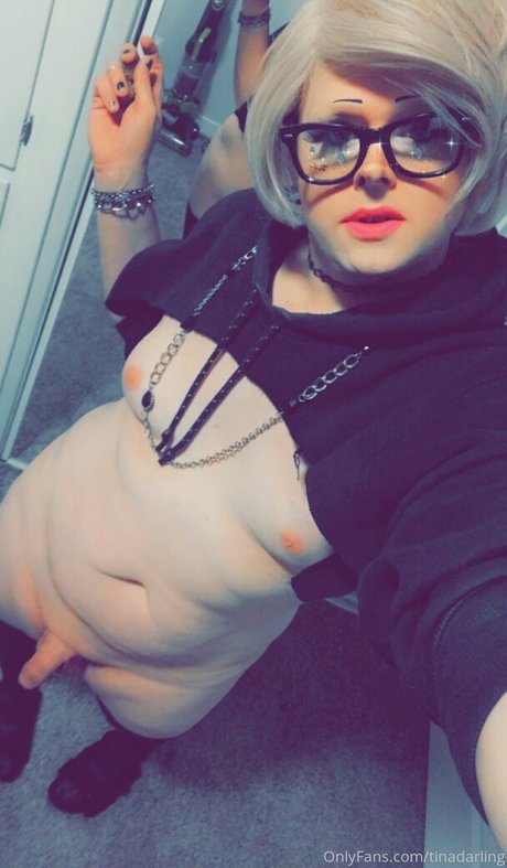 Naakte gelekte OnlyFans-foto van Tinadarling