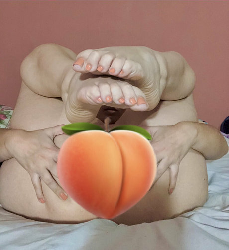 Naakte gelekte OnlyFans-foto van Babyygurrl