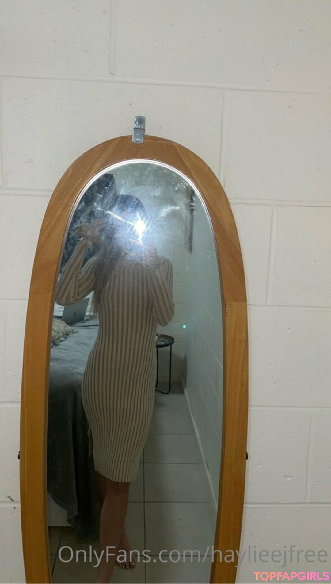 Naakte gelekte OnlyFans-foto van Haylieejfree #2 Naakte gelekte OnlyFans-foto van Haylieejfree #2
