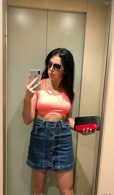 Naakte gelekte OnlyFans-foto van Alexaof01