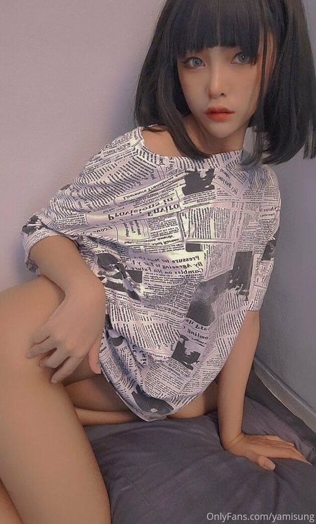Naakte gelekte OnlyFans-foto van Yamisung