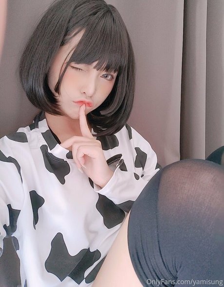 Naakte gelekte OnlyFans-foto van Yamisung