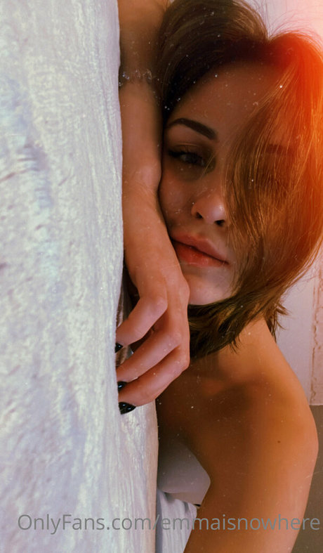 Naakte gelekte OnlyFans-foto van Emmaisnowhere