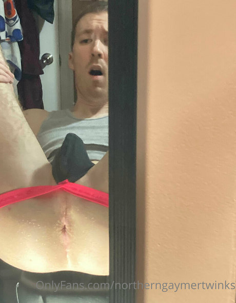Naakte gelekte OnlyFans-foto van Northerngaymertwinks