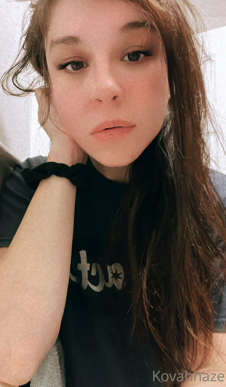 Naakte gelekte OnlyFans-foto van Kovahhaze