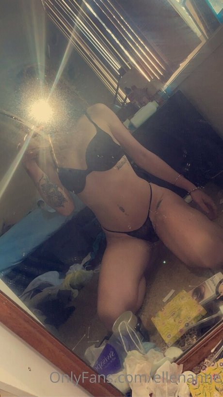 Naakte gelekte OnlyFans-foto van Ellenanne