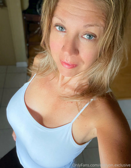 Ellelyonexclusive