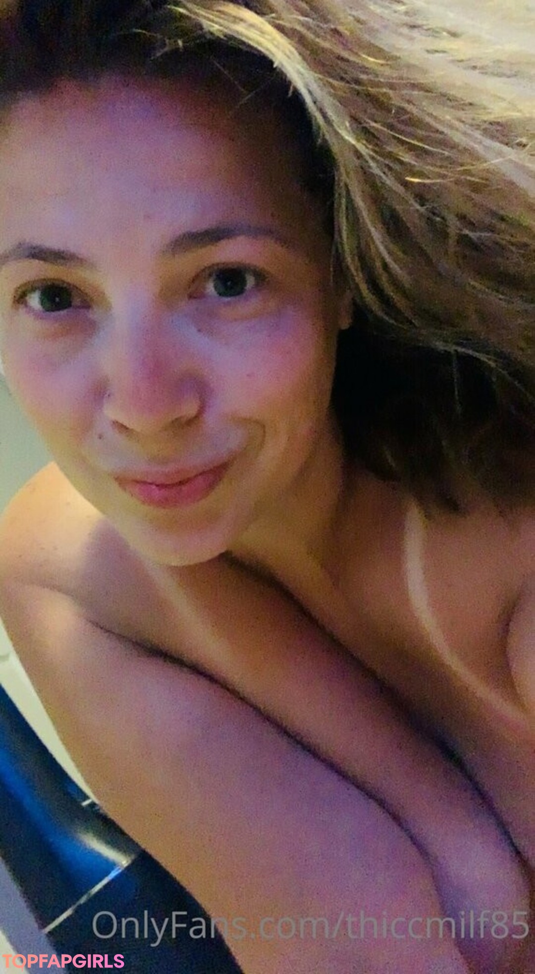 Naakte gelekte OnlyFans-foto van Thiccmilf85 #10 Naakte gelekte OnlyFans-foto van Thiccmilf85 #10