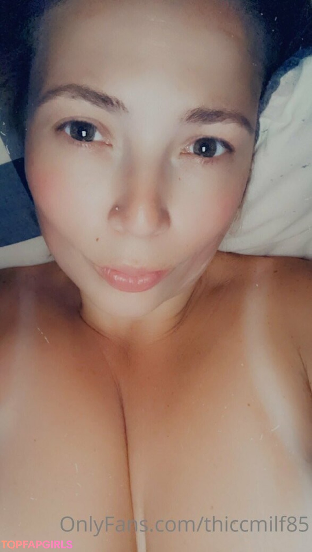 Naakte gelekte OnlyFans-foto van Thiccmilf85 #17 Naakte gelekte OnlyFans-foto van Thiccmilf85 #17