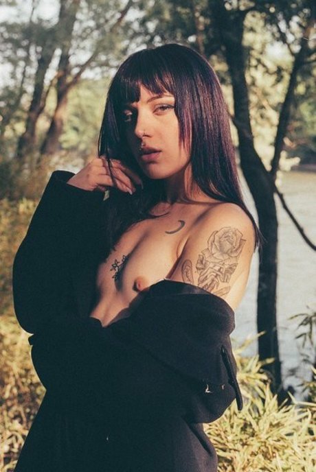 Naakte gelekte OnlyFans-foto van Baby Violent
