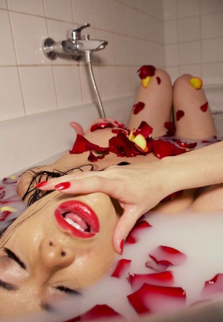 Naakte gelekte OnlyFans-foto van La Phoenix Ksu