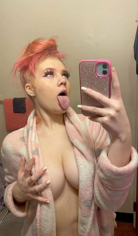 Naakte gelekte OnlyFans-foto van Miss2prettyt