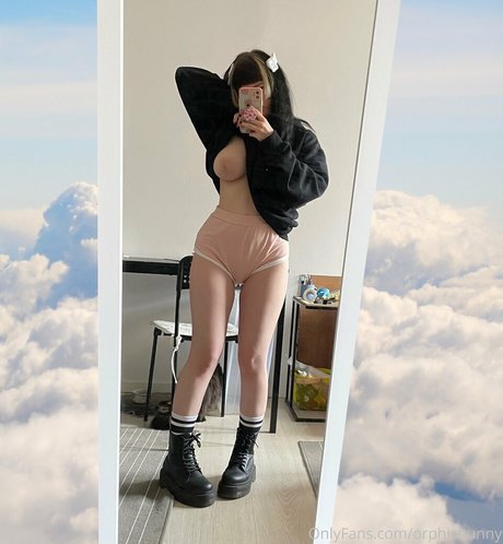 Naakte gelekte OnlyFans-foto van Orphicbunny