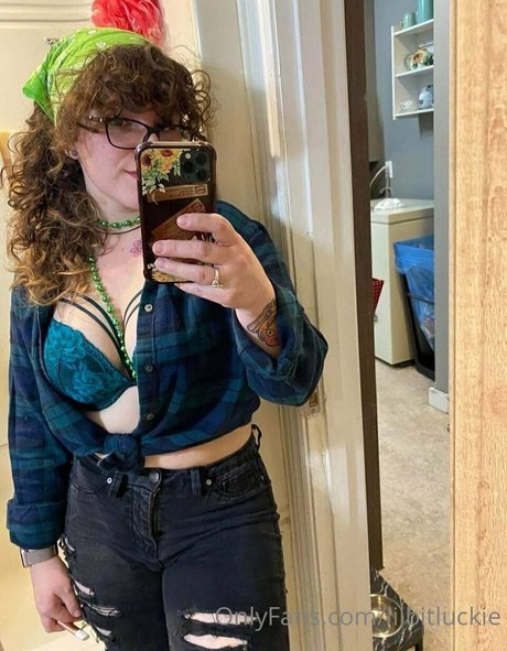 Naakte gelekte OnlyFans-foto van Lilbitluckie