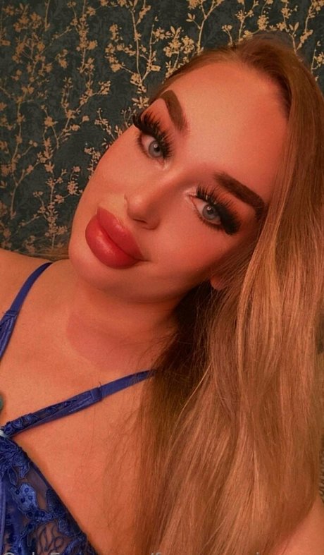 Naakte gelekte OnlyFans-foto van Francescajamesfree