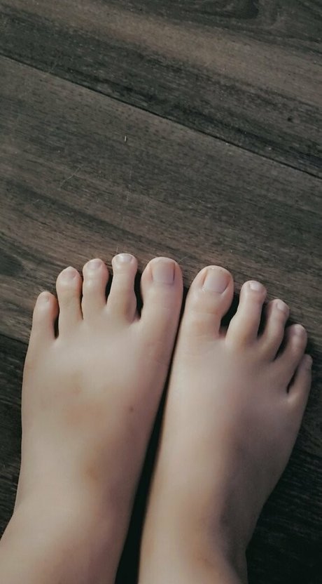 Naakte gelekte OnlyFans-foto van Loverika