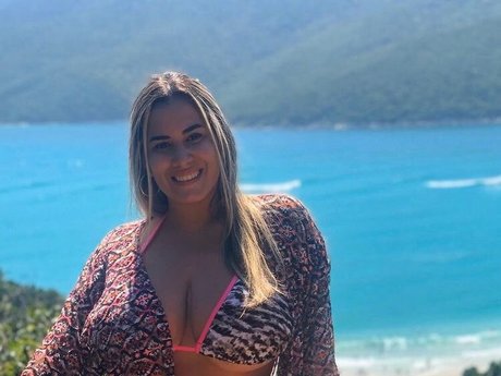 Naakte gelekte OnlyFans-foto van Mariela